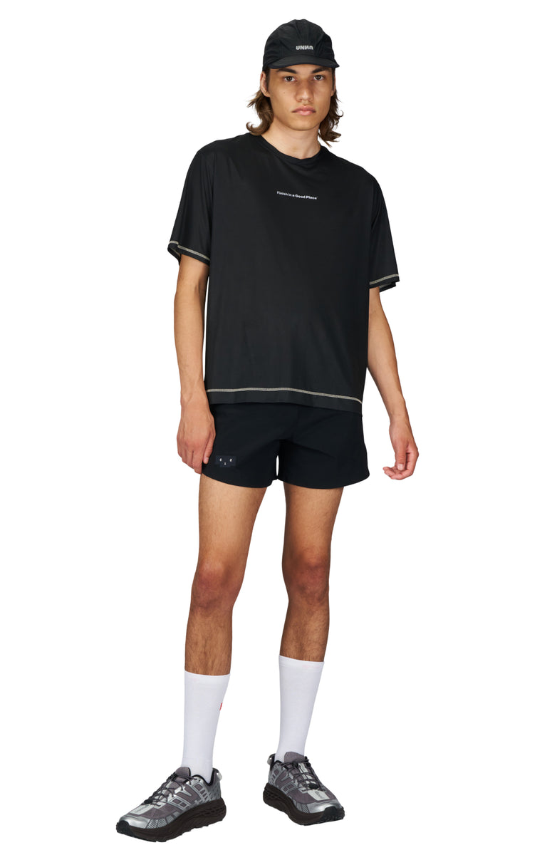 unoa ウノア リナモンド Tee shirt Toile de Jouy Wavy Tee - Men's Black Running T-shirt with White Contrast Seams