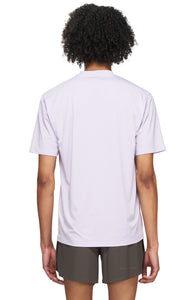 Men's T-shirt in Dusty Orchid with a regular fit and white contrast seams. Made in an Italian lightweight fabric that has great absorbing quality and dries quickly. Patch with UNNA upside-down Podium Logo on the chest.