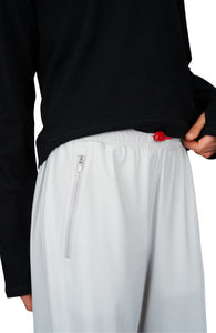 Adjustable drawstring at waist, two zippered pockets