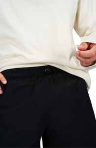 Adjustable drawstring at waist