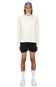 Aaron is 183 cm and wears size S
