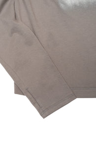 Thumbholes on sleeves