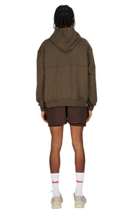 Emil is 187 cm and wears size L