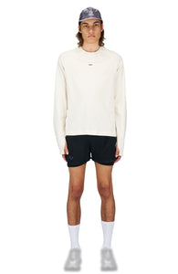 Aaron is 183 cm and wears size M