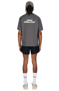 Emil is 187 cm and wears size L