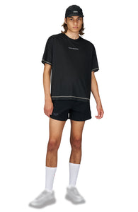 Aaron is 183 cm and wears size M