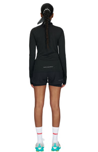 Céline is 174 cm and wears size S