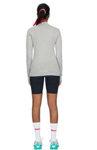 Céline is 174 cm and wears size S