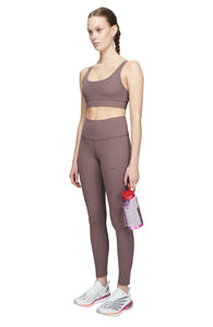 Sports bra in Plum Grey with comfortable support, removable padding and adjustable strap. UNNA logo on the back. Made in Econyl.
