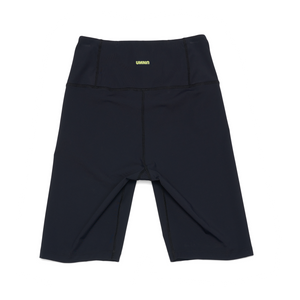 Good Place shorts - Light compression, black bicycle shorts for women from UNNA.